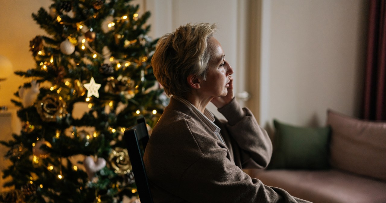 Najpierw przedświąteczna presja, a potem... osamotnienie. "Wystarczy kogoś wysłuchać"