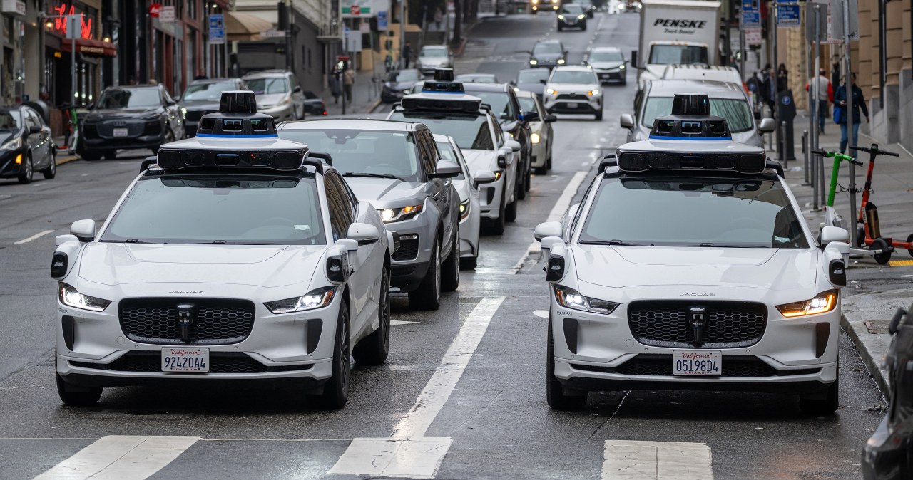 Chaos na ulicach. Autonomiczne pojazdy zablokowały miasto