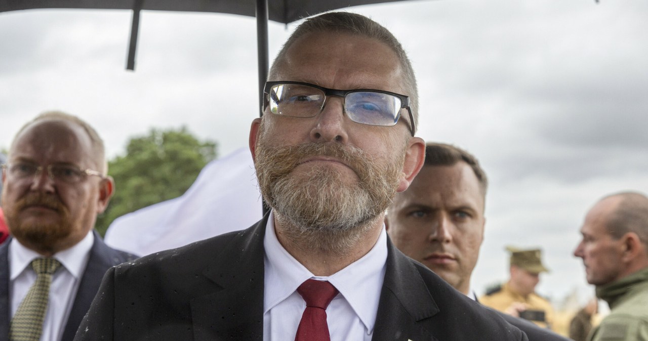 Partia Brauna może mieć problem. Niemal połowa Polaków za delegalizacją