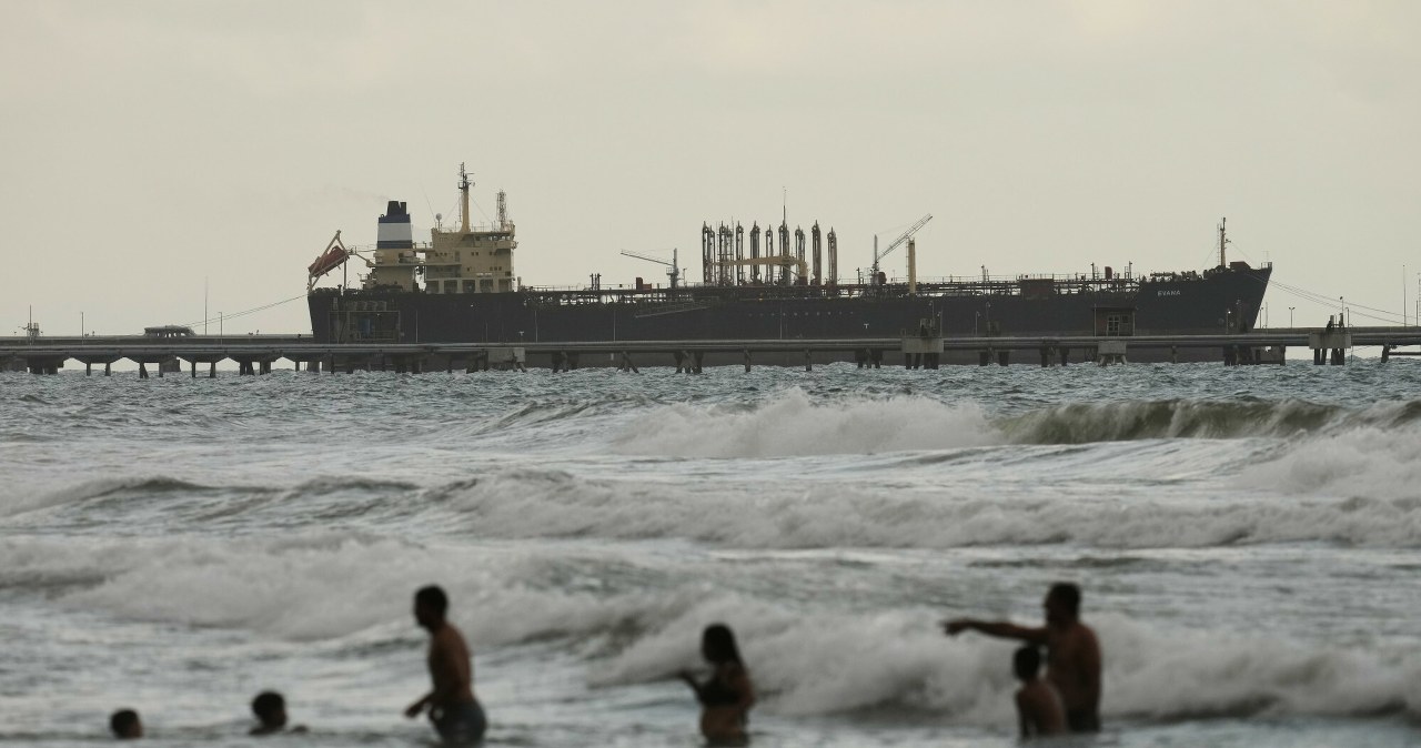 Wzięli na cel podejrzany tankowiec. Fiasko operacji USA