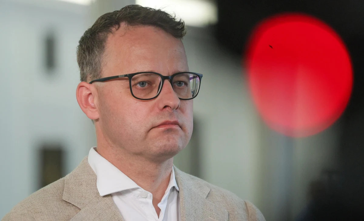 Waldemar Żurek nie ustępuje w sprawie Marcina Romanowskiego. Minister sprawiedliwości poinformował, że złożony został ponowny wniosek o zastosowanie europejskiego nakazu aresztowania wobec ukrywającego się na Węgrzech polityka Prawa i Sprawiedliwości.