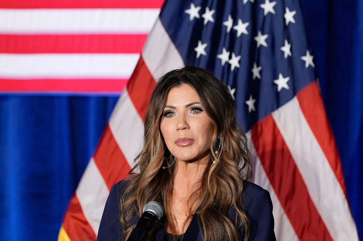 Opuść USA, dostaniesz 3000 dolarów. Bo jak nie...