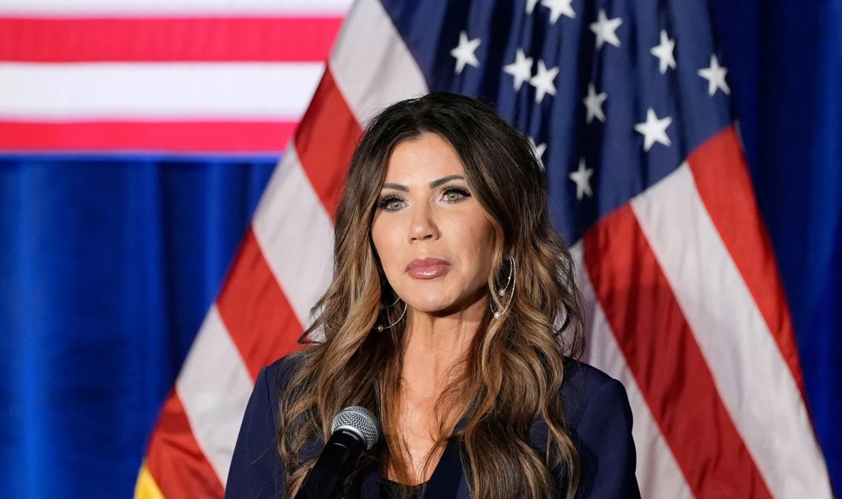 Władze Stanów Zjednoczonych ogłosiły świąteczną ofertę dla nielegalnych imigrantów. Osoby, które do końca roku zdecydują się na dobrowolny wyjazd z USA, otrzymają nie tylko bilet lotniczy, ale także 3 tysiące dolarów.