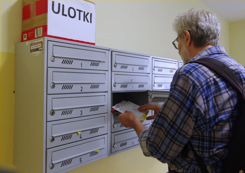 Rząd wyśle Polakom specjalną paczkę. Ostatni raz zrobiono to w 1997 roku