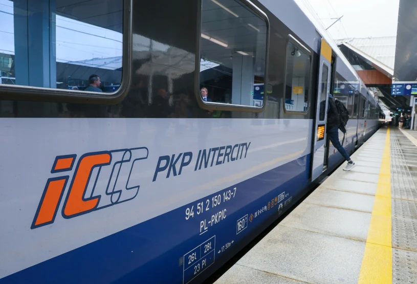 PKP Intercity zaszalało. Ceny w okresie świątecznym zaskoczą pasażerów