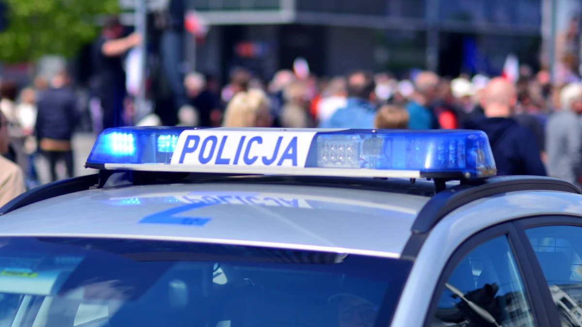 Do szpitala w Gorzowie Wielkopolskim (woj. lubuskie) trafiło czteromiesięczne niemowlę z poważnymi obrażeniami ciała - informuje TVN24. W związku ze sprawą zatrzymano rodziców dziecka, którzy usłyszeli zarzuty znęcania się ze szczególnym okrucieństwem oraz narażenia na utratę zdrowia i życia. Opieka społeczna zdecydowała o odebraniu im drugiego dziecka.