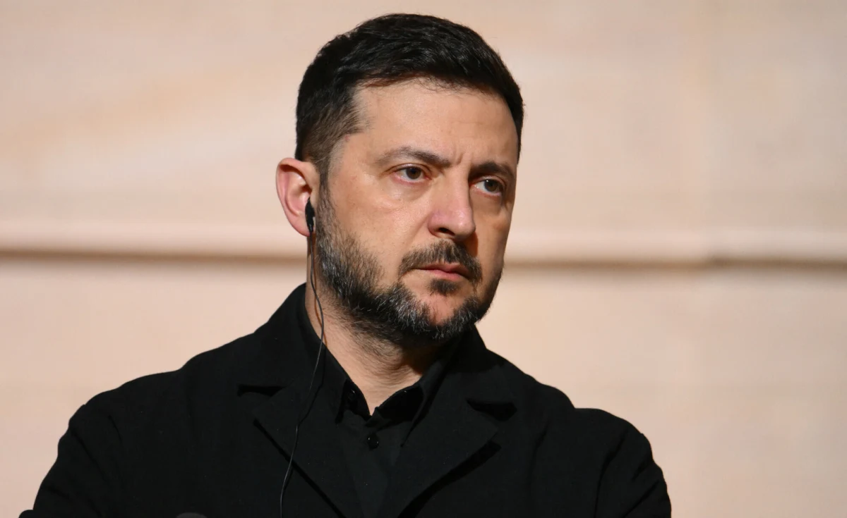 Mamy przygotowane projekty kilku dokumentów na temat gwarancji bezpieczeństwa dla Ukrainy, odbudowy kraju i podstawowych założeń ramowych dla zakończenia wojny - poinformował prezydent Ukrainy Wołodymyr Zełenski. Dodał, że teraz Zachód powinien zwiększyć presję na Rosję, jednocześnie wspierając Ukrainę.