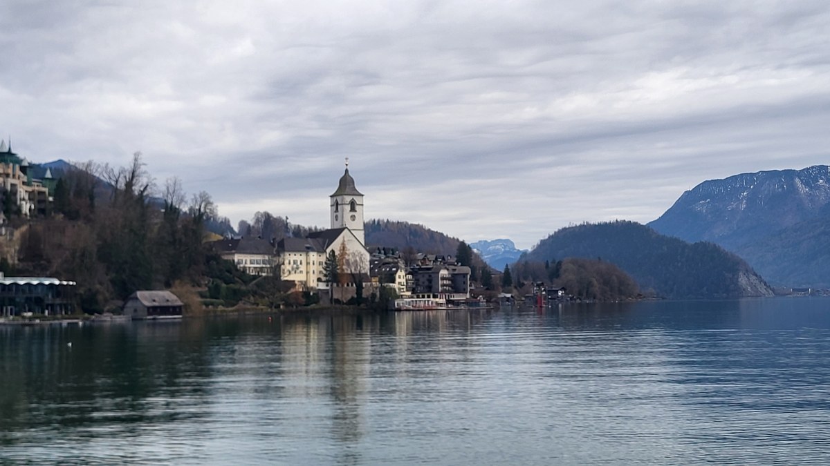 ​Wolfgangsee. Świąteczne jezioro w Alpach Salzburskich