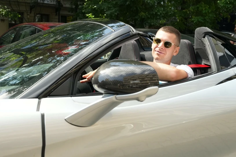 Gwiazdorska umowa Hurkacza. Takie współprace dostają nieliczni