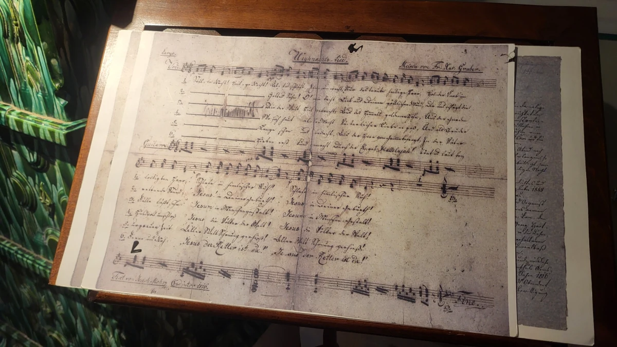 Mała miejscowość pod austriackim Salzburgiem o nazwie Arnsdorf. To właśnie ponad 200 lat temu powstała melodia do najpiękniejszej i najpopularniejszej kolędy świata. Kiedy i w jakich okolicznościach powstała kolęda "Cicha noc"?