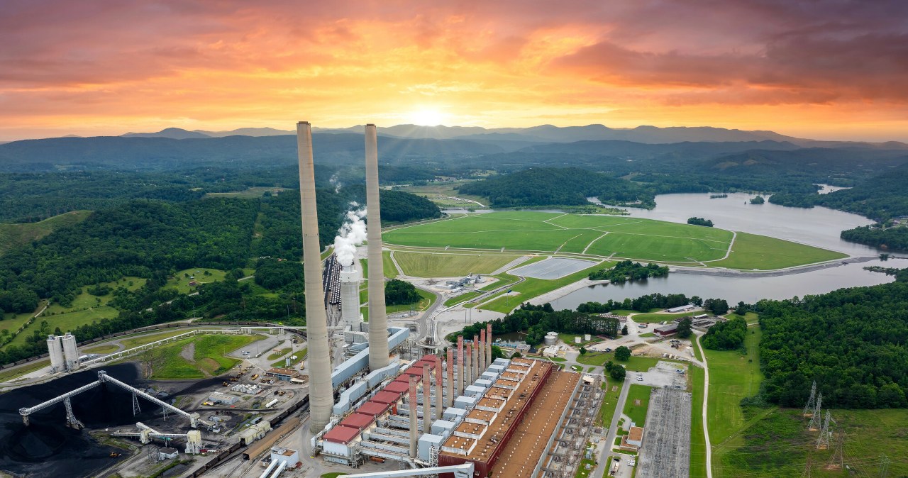 AI przyspiesza gospodarkę. Elektrownie z lat 60. znów potrzebne