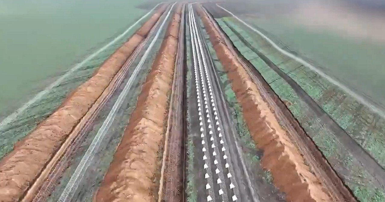 Ukraina buduje gigantyczne linie obronne. Widać je z kosmosu