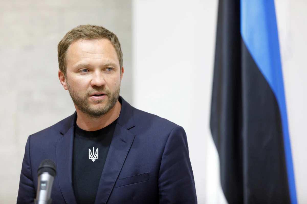 Estoński minister spraw zagranicznych Margus Tsahkna w rozmowie z polskimi mediami stanowczo odniósł się do ostatnich incydentów na granicy z Rosją. Zapewnił, że w przypadku naruszenia estońskiej granicy przez tzw. „zielone ludziki”, Estonia odpowie ogniem. Minister podkreślił, że państwa bałtyckie i cała Europa Wschodnia muszą być gotowe na wszelkie prowokacje ze strony Moskwy.