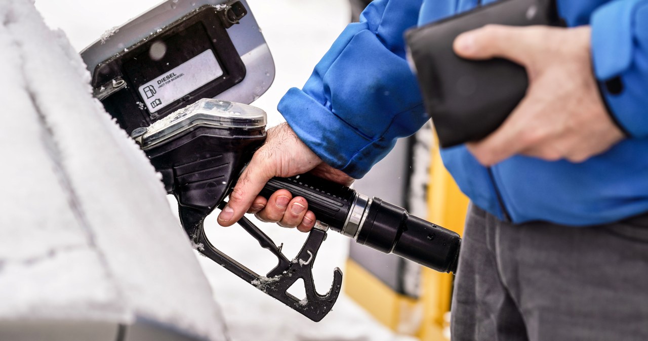 7 trików na niższe zużycie paliwa zimą. Można zaoszczędzić choćby 1 l/100 km