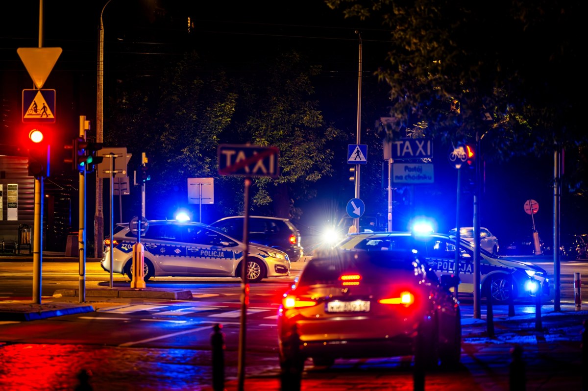 Dwie osoby w ciężkim stanie. Nocny wypadek w Warszawie
