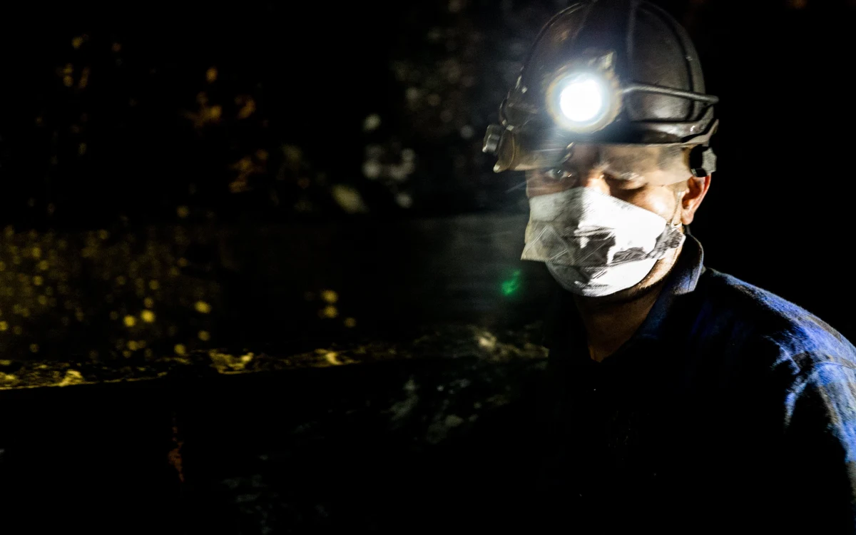 Mimo świąt górnicy z prywatnej kopalni Silesia w Czechowicach-Dziedzicach nie przerywają protestu. Pod ziemią i na powierzchni w akcji uczestniczy prawie 30 osób. Protestujący sprzeciwiają się planom, w wyniku których pracę może stracić ponad 700 osób. Chcą też, by objęto ich takimi osłonami, jak pracowników spółek państwowych.