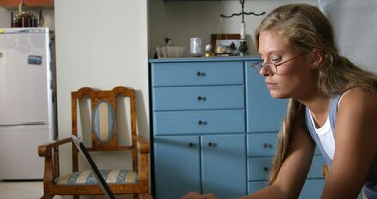 Blondynka - Odcinek 1: "Zatrzasnąć za sobą drzwi"
