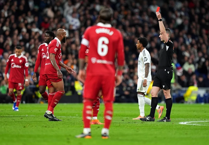 Czerwona kartka w meczu Realu. Bez złudzeń, a to nie koniec. Drakońska kara