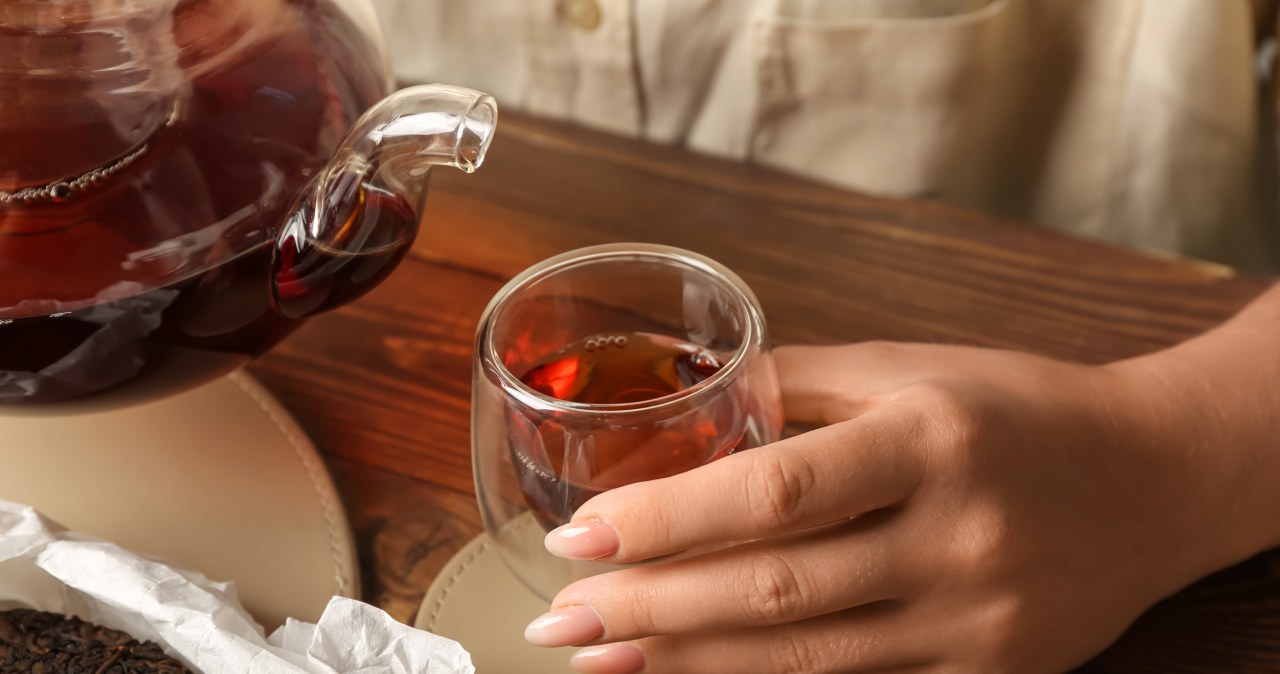 Zielona, biała, czarna - każda herbata wymaga innego parzenia. Sprawdź dlaczego