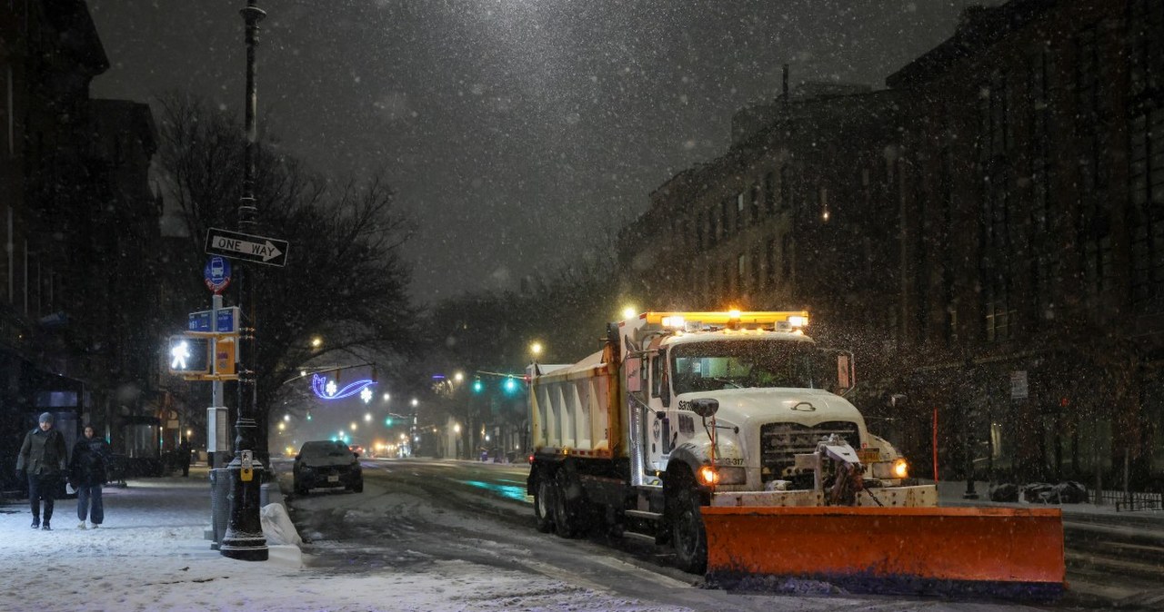 Burza śnieżna paraliżuje USA. Tysiące lotów odwołanych
