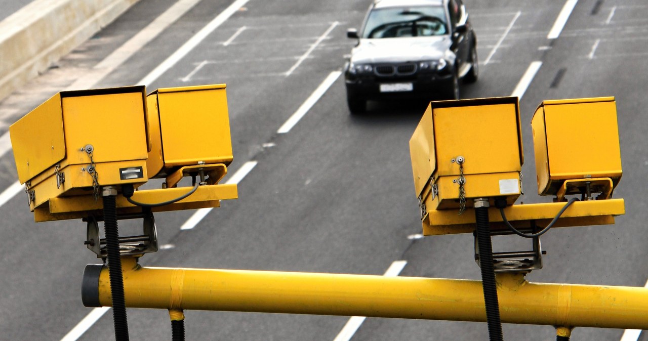 Tablice, których nie widzą kamery. Tak kierowcy unikają mandatów