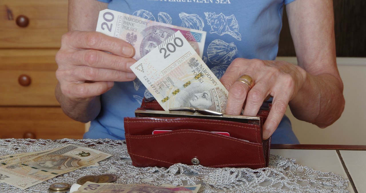 Polacy ocenili swoją sytuację finansową. Sondaż odsłania polityczny podział