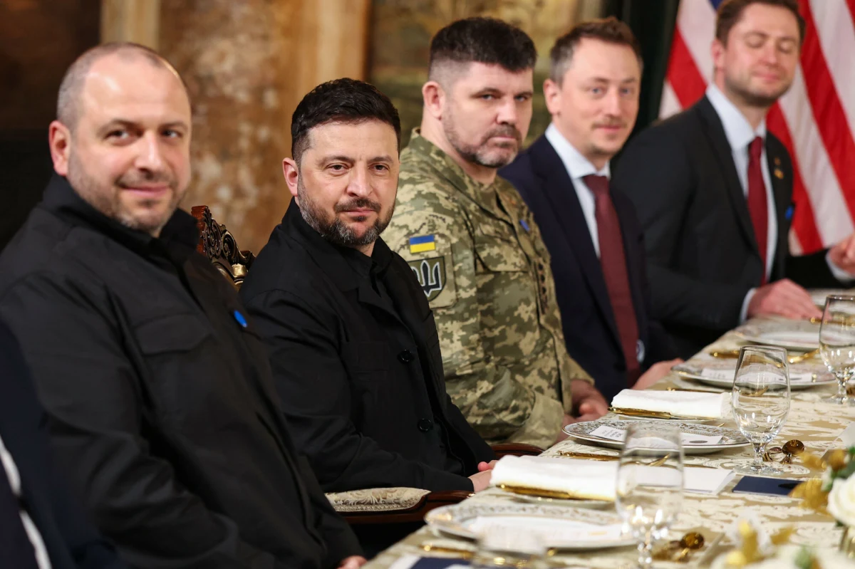 Omówiliśmy wszystkie aspekty ram pokojowych i osiągnęliśmy znaczące rezultaty – tak o swoim niedzielnym spotkaniu z prezydentem USA Donaldem Trumpem napisał prezydent Ukrainy Wołodymyr Zełenski. Zaznaczył, że obaj zgodzili się co do wagi gwarancji bezpieczeństwa dla Ukrainy. Spotkanie to skomentował już Kiriłł Dmitrijew, specjalny wysłannik przywódcy Rosji Władimira Putina ds. inwestycji i współpracy gospodarczej.