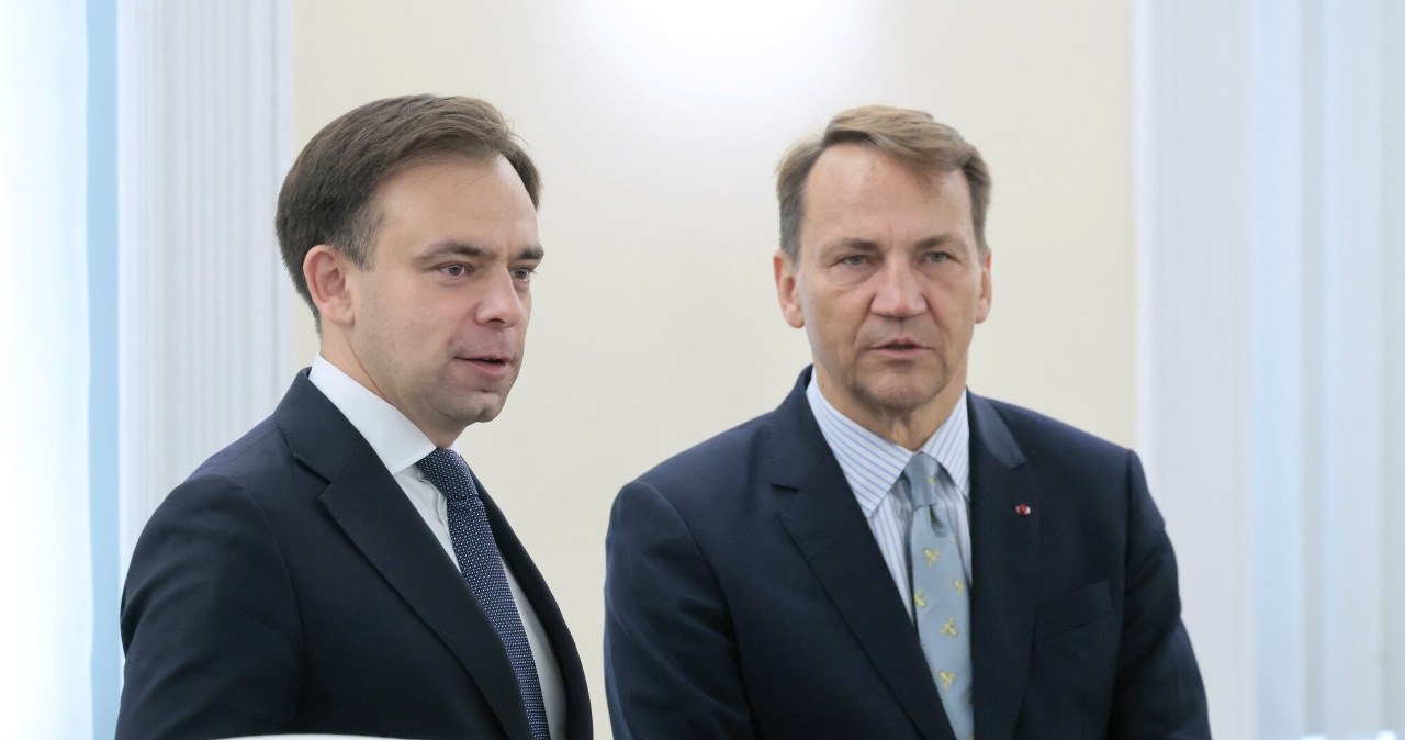 Sikorski chwali decyzję Bułgarii. "Będą płacili niższe raty"