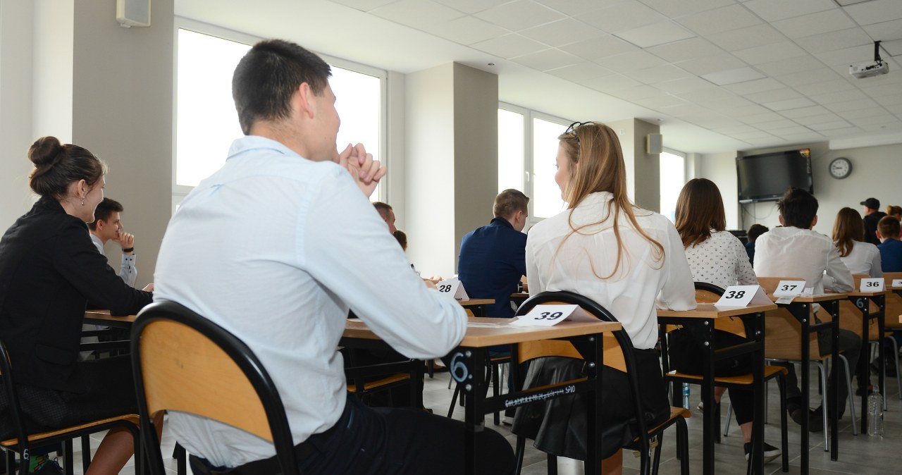 Egzamin ósmoklasisty 2026. Uczniowie zmierzą się z testami próbnymi już w styczniu Egzamin ósmoklasisty 2026. Uczniowie zmierzą się z testami próbnymi już w styczniu