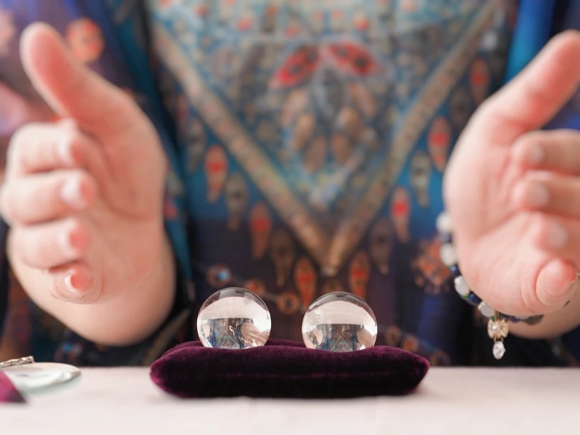 Globalna przepowiednia na nowy rok. Na jaw wyjdzie to, co niewygodne