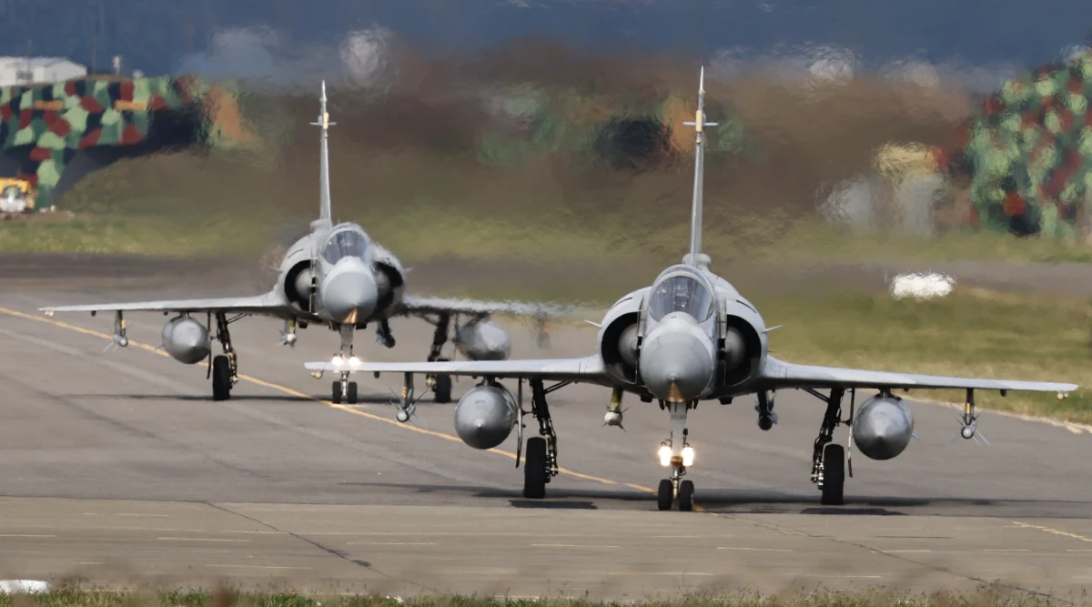 Rząd Tajwanu poinformował o poważnym incydencie związanym z rozpoczętymi dziś manewrami wojskowymi przez Chińską Armię Ludowo-Wyzwoleńczą. Według władz w Tajpej, chińskie jednostki w czasie ćwiczeń naruszyły tajwańskie wody terytorialne.