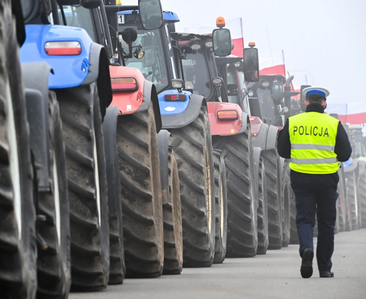 We wtorek w ponad 170 miejscach w Polsce planowane są protesty rolników, którzy sprzeciwiają się umowie handlowej pomiędzy Unią Europejską a państwami Mercosur. Organizatorzy zapowiadają, że nie będą blokować ruchu, a jedynie spowalniać go w niektórych miejscach. Rządzący zapewniają o swoim poparciu dla idei protestu.