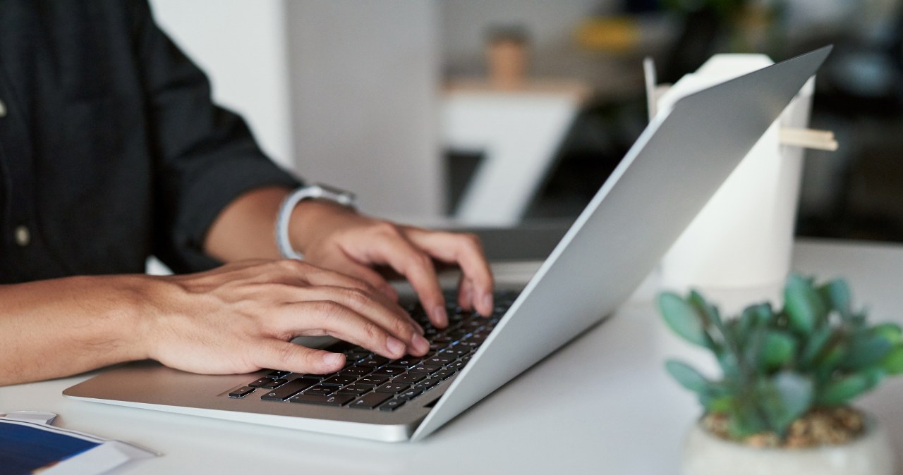 Duże wpadki sztucznej inteligencji. Podsumowanie pomyłek 2025 roku