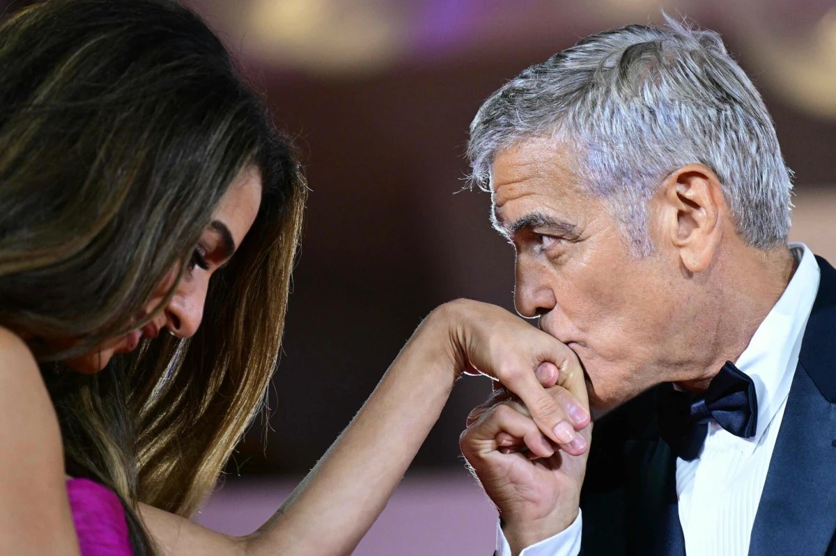 George Clooney, znany hollywoodzki aktor, wraz z żoną Amal oraz ich dwojgiem dzieci otrzymali francuskie obywatelstwo – wynika z oficjalnego dekretu opublikowanego w rządowym dzienniku Francji, do którego dotarła agencja AFP.