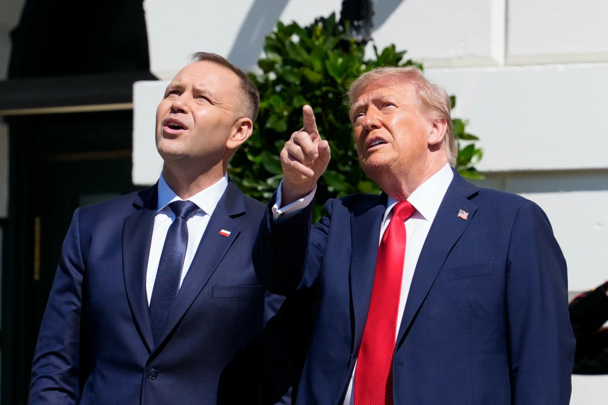 Prezydent Karol Nawrocki przekonywał w niedzielę prezydenta USA Donalda Trumpa, że Rosja nie dotrzymuje umów - poinformował szef prezydenckiego Biura Polityki Międzynarodowej Marcin Przydacz. "Nie należy ufać Władimirowi Putinowi, to zostało powiedziane wprost" - dodał Przydacz.