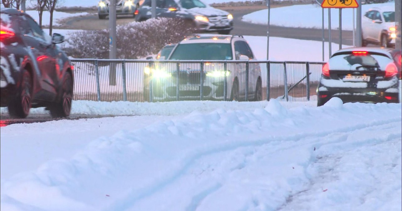 Atak zimy na północy Polski. Nowe prognozy bezlitosne, mnożą się alerty