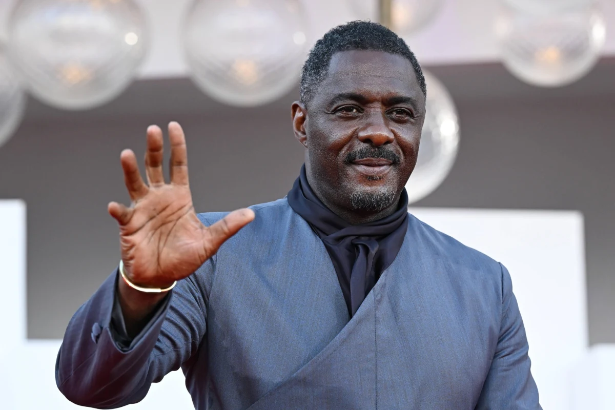 1157 osób znalazło się na noworocznej liście wyróżnień króla Karola III. Wśród uhonorowanych jest znany aktor Idris Elba, który otrzymał tytuł "sir". Damą została trenerka żeńskiej reprezentacji piłkarskiej Anglii, Sarina Wiegma. 