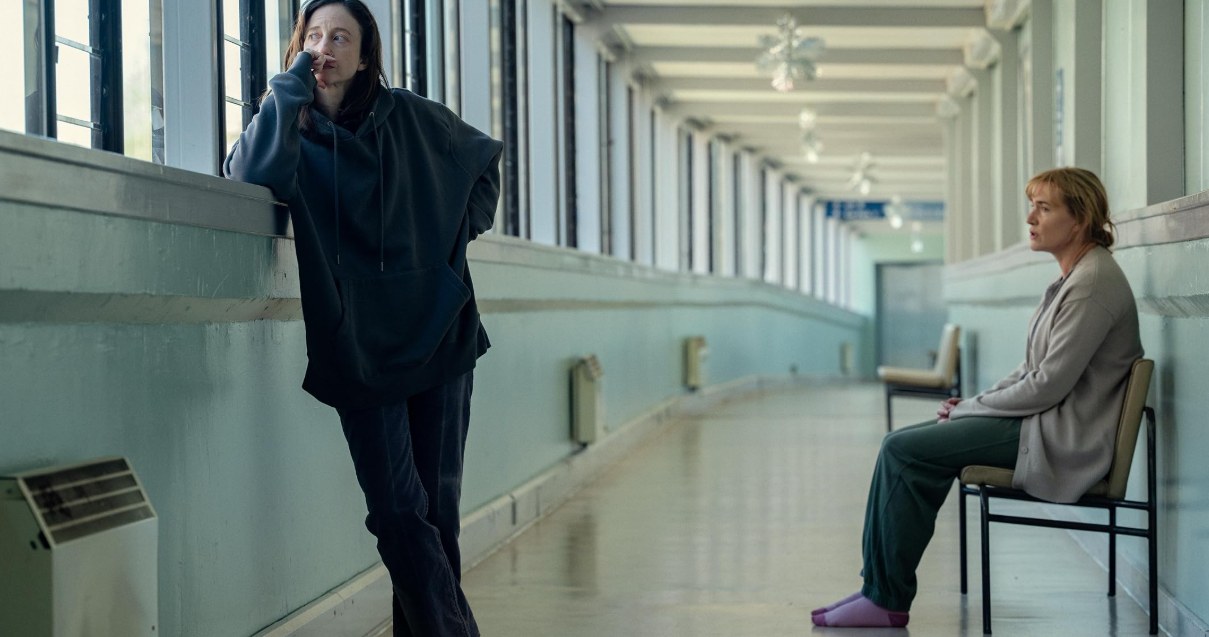 Kate Winslet debiutuje jako reżyserka. Przewidywalny wyciskacz łez, film ratują aktorzy