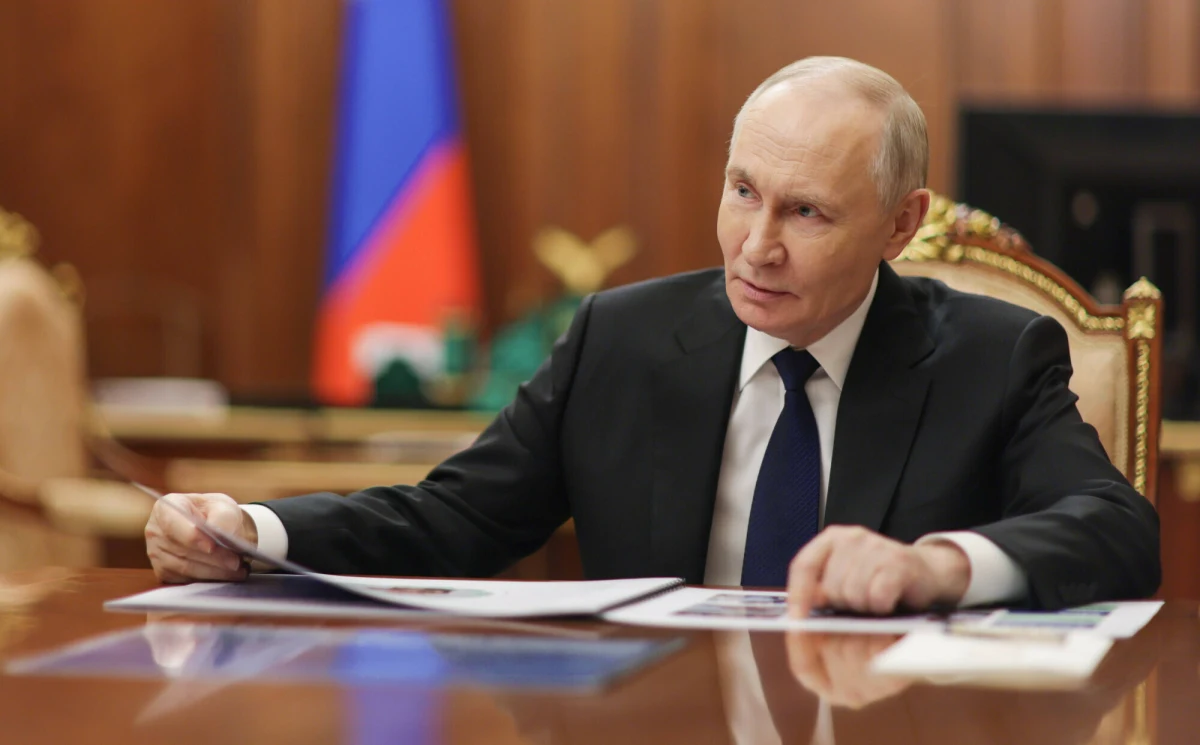 Poszerzenie "strefy buforowej" w obwodach sumskim i charkowskim na północnym wschodzie Ukrainy - taki rozkaz rosyjskiemu dowództwu wojskowemu wydał Władimir Putin. O poleceniu rosyjskiego prezydenta poinformował gen. Walerij Gierasimow, szef sztabu generalnego rosyjskiej armii.