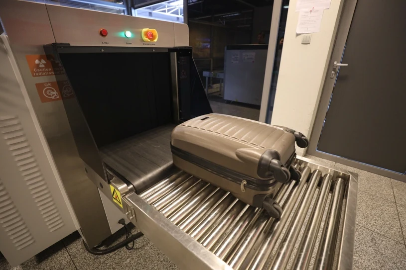 Trzecie polskie lotnisko bez limitu płynów. Zamontują tam nowe skanery