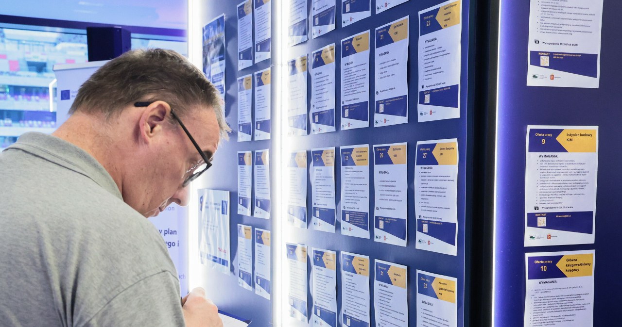 Popyt na pracę maleje. Napływ ofert mniejszy niż przed rokiem