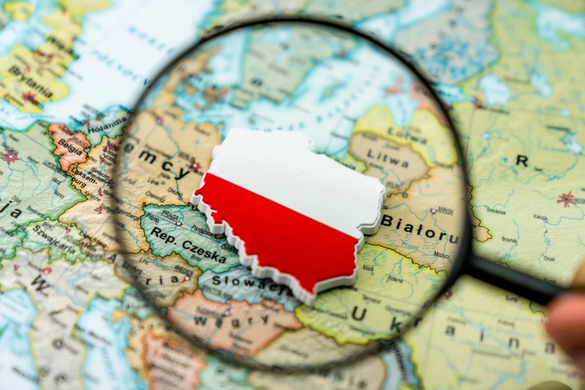 Minione ćwierćwiecze to czas, który nieodwracalnie przeobraził architekturę bezpieczeństwa Polski i całego Zachodu. Rosja zyskała status rywala strategicznego, NATO i Unia Europejska ewoluowały, a Stany Zjednoczone redefiniują swoją rolę w świecie. O tym, kto dziś jest przyjacielem, a kto zagrożeniem dla Polski, jak zmienia się rola USA oraz dlaczego współpraca z Ukrainą może stać się fundamentem bezpieczeństwa regionu, mówił Marek Budzisz, analityk „Strategy&Future”, na antenie Radia RMF24.