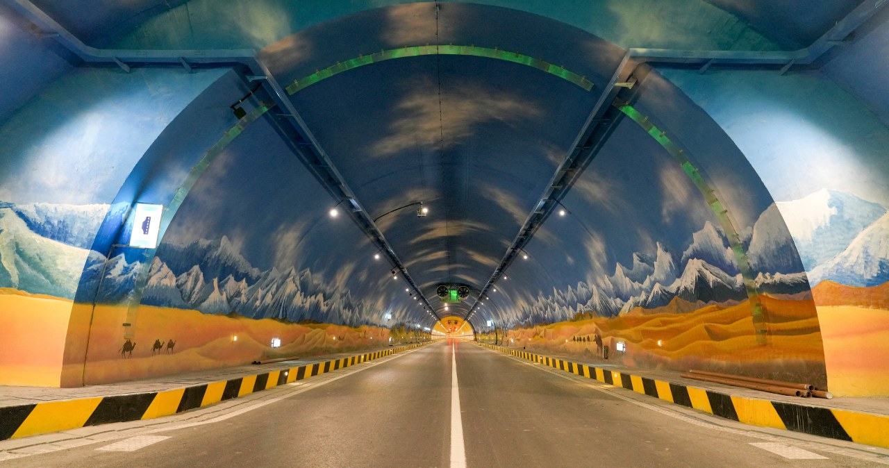 Najdłuższy tunel autostradowy na świecie otwarty. 20 min zamiast 3 godzin
