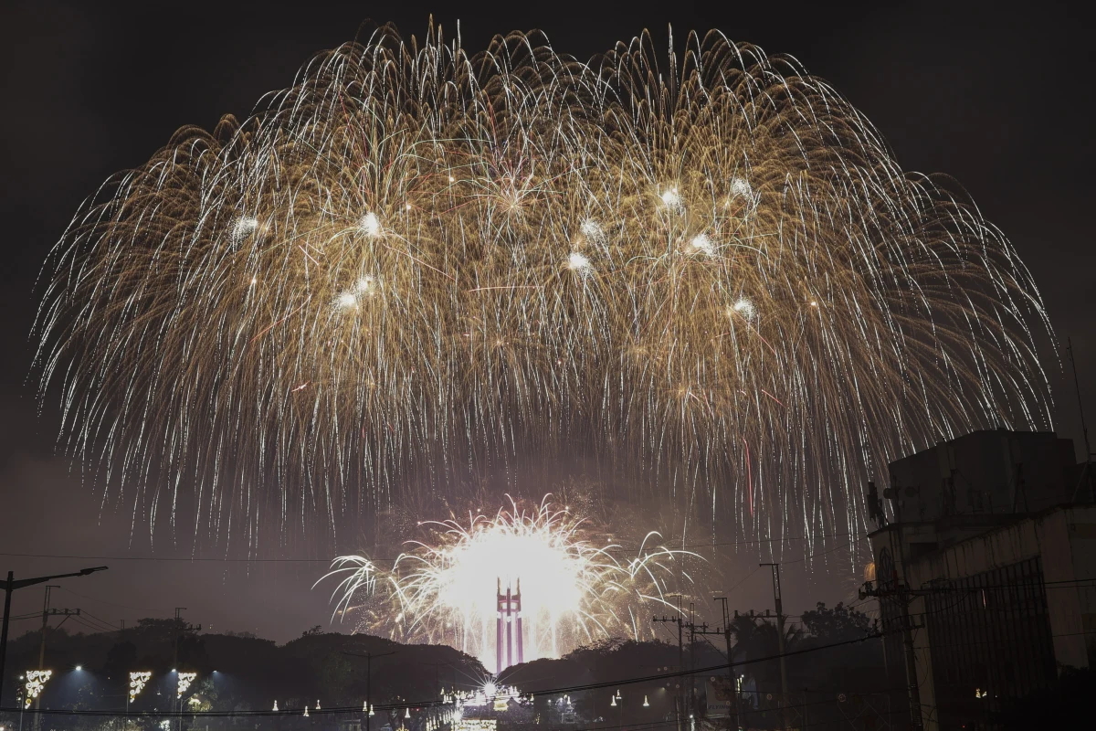 Wiele państw na świecie - m.in. Tajwan, Indie i Chiny - powitało już rok 2026. Sylwester w Hongkongu był tym razem mniej huczny z powodu niedawnego tragicznego pożaru. 