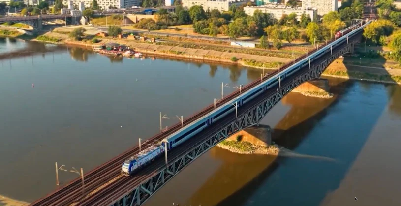 Polacy wybrali w 2025 r. pociągi. Padał rekord za rekordem