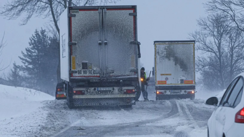 Zima paraliżuje drogi. Nowe informacje ws. przejścia granicznego z Czechami