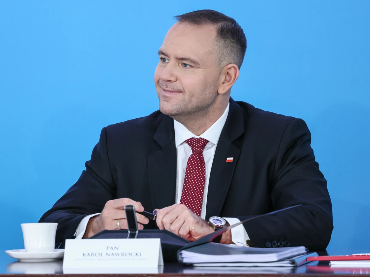 "Weta dotyczyły aktów prawnych, które stanowiły zagrożenie dla obywateli lub zostały wadliwie przygotowane pod względem prawnym. Ustawy, które są dobre dla Polski, niezależnie od tego, jakie środowisko je przygotowywało, podpisuję" - tak Karol Nawrocki mówił w wywiadzie dla „Gościa Niedzielnego”, dlaczego wetuje ustawy. Zaznaczył, że dotychczas podpisał 132 ustawy, a zawetował 20. Prezydent mówił też, o których ustawach rozmawiają z nim osoby z rządu. Skomentował też relacje Polski z Ukrainą. "Są sprawy niezałatwione w relacjach z Ukrainą i w ramach naszego partnerstwa domagam się zajęcia się nimi" - stwierdził. 