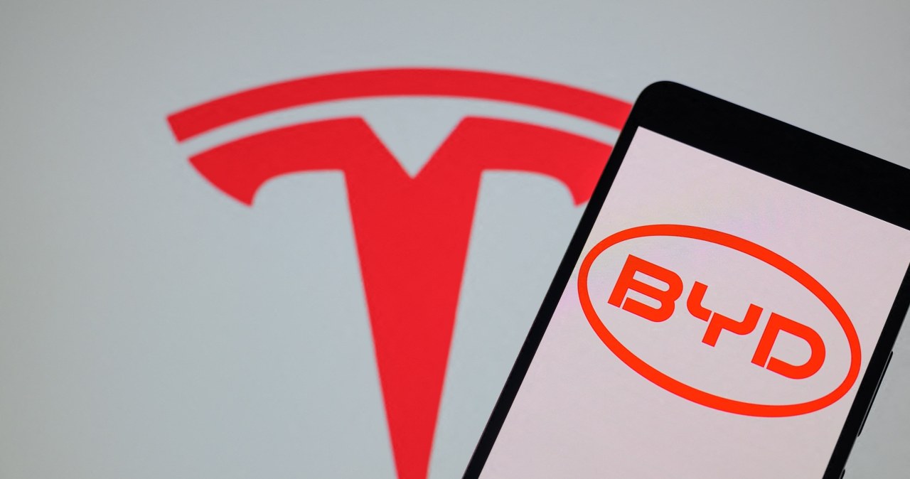 BYD zza kulis na szczyt. Tesla traci pierwsze miejsce
