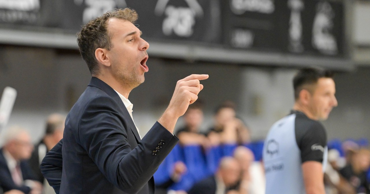 Kopciuszek ogrywa kolejnych mocarzy. Polski trener dokonuje cudów