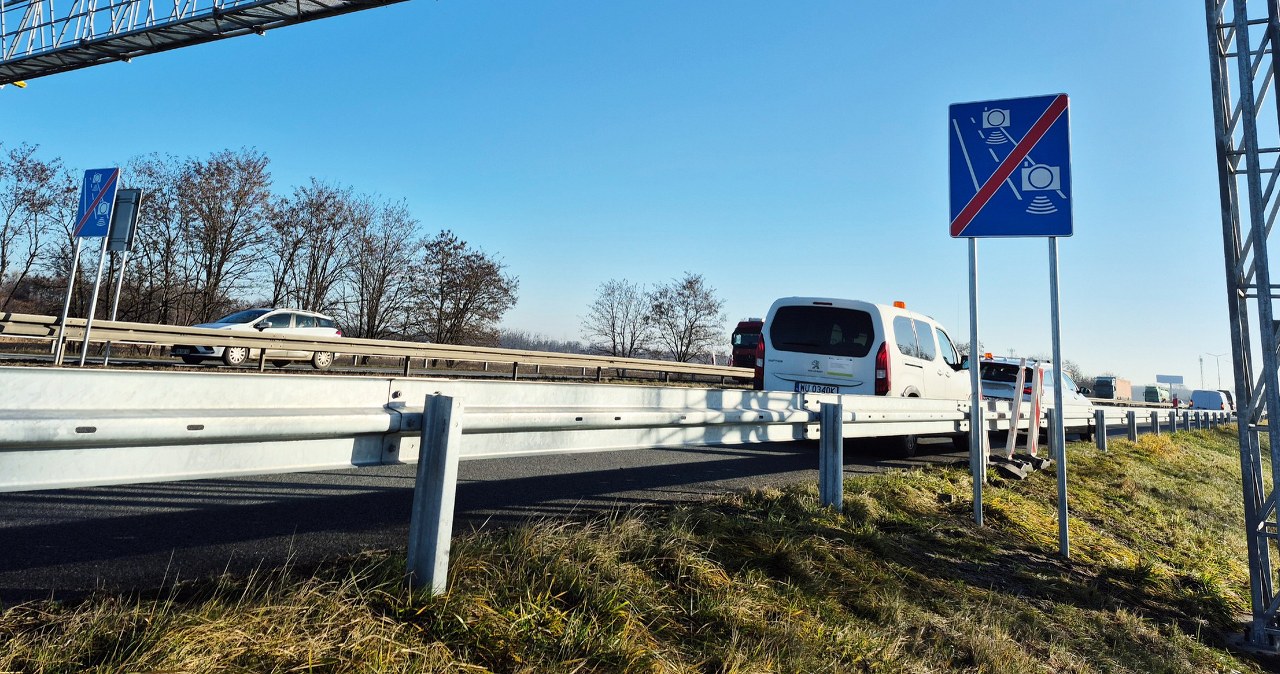 A4 pod pełnym nadzorem. Montują trzeci OPP od granicy do Wrocławia
